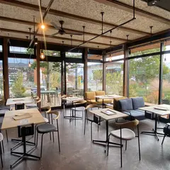 ELOISE's Café（エロイーズカフェ）甲府店
