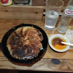 煮こみや おーばん