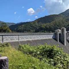 四万川ダム駐車場
