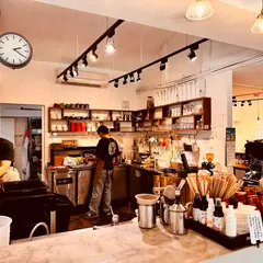 生活在他方夜猫店