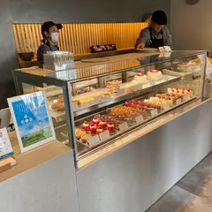 ASH PLUS PATISSERIE
