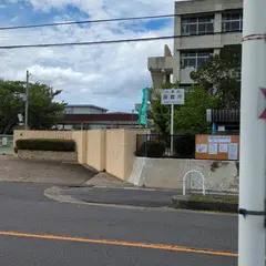 天理市立西中学校