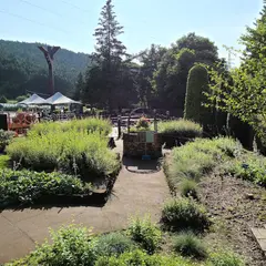 花と緑のやすらぎ YOKOKAWA ハイウェイガーデン