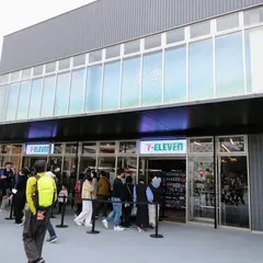 セブンイレブン 大阪・関西万博ウォータープラザ店