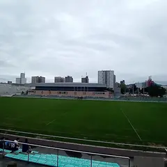 月寒屋外競技場