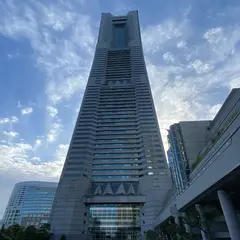 横浜美術館