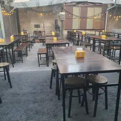 XCQ Bistro & Rooftop Bar
