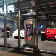 Tesla Nagoya Sakae / テスラ 名古屋栄