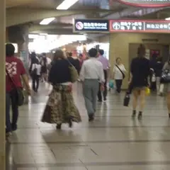 阪急サン広場
