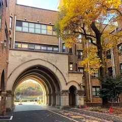 東京大学医学部附属病院 管理・研究棟