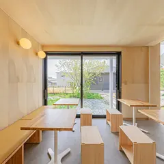 ロールケーキ専門店&カフェ roll on roll