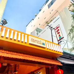 Vạn Quán - Lẩu Gà Lá É CN3 Q.1