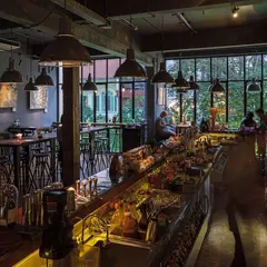Layla - Eatery & Bar