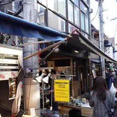 ㈱滝沢陶器