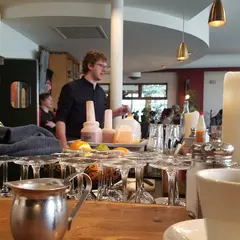Cafe Flora