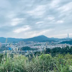 小南港山