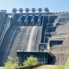 ダム広場