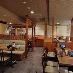 炭火焼干物定食 しんぱち食堂