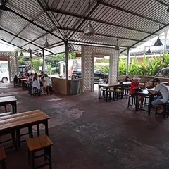 Guling Sam - Sam Merekak Kuta
