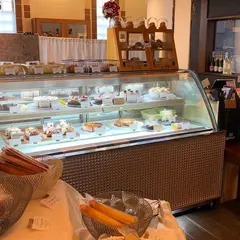 ケーキと焼き菓子の店-Roseraie ロズレ-