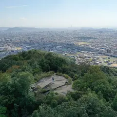 苫編山