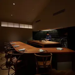 しろ