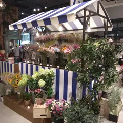 現代百貨店 キンテックス店
