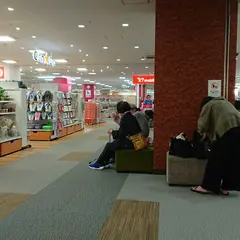 キャンドゥ 新横浜プリンスペペ店
