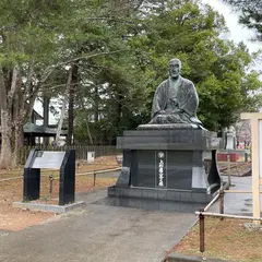 上杉鷹山公之像
