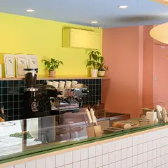 クレープとエスプレッソと花小路
