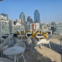 셀렉티드닉스 강남역점