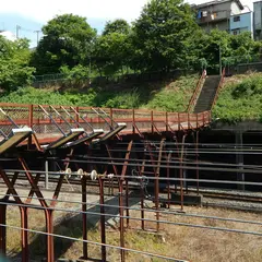新熊野の跨線橋