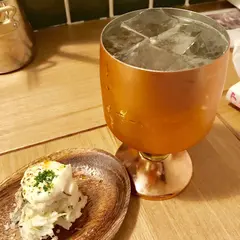 地下のニューコマツ