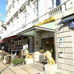 Grand Hotel