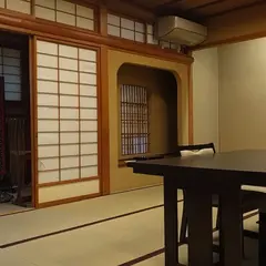 割烹旅館 桃山