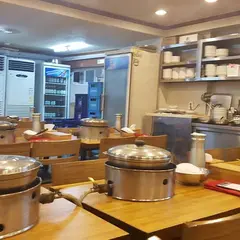 ペップチャンチッタッカンマリ（백부장집닭한마리）