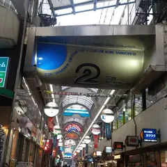 ユニクロ 神戸三宮店