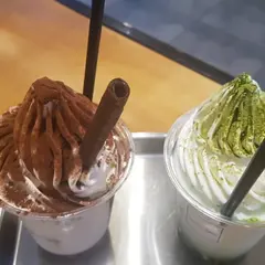 Macot's Table (매콧 테이블)