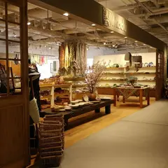 Madu Sannomiya マディ三宮店