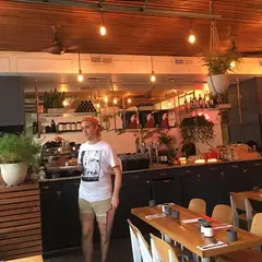 Ruby's Cafe