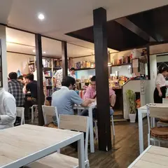 かくれがゲームカフェこにょっと。