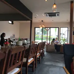 サユール カフェ （Sayur Cafe）