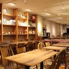 Gru cafe & restaurant