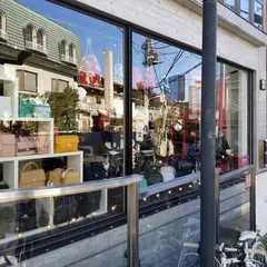 AMORE vintage 表参道店
