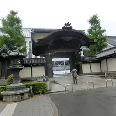 東本願寺阿弥陀堂門