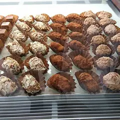 Nello ネロ ベルギーチョコレート専門店
