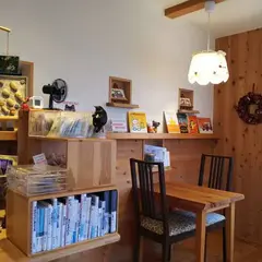 えほんとカフェ