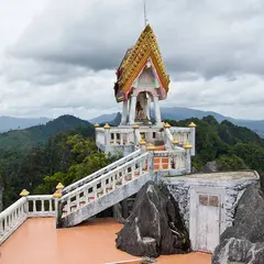 ワット・タムスア (วัดถ้ำเสือ Wat Tham Suea)
