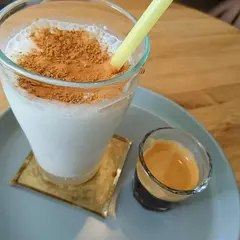 ニド カフェ （NiiiD cafe）