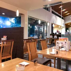 CAFE LE PIN 大府店